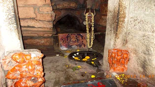 रहस्यमयी है राजा भर्तृहरि की गुफा - Religious Place Bhartahari ki gufa