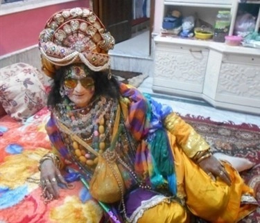 શ્રીકૃષ્ણની જેમ રહે છે અદભુત સ્વામી