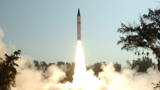 भारत ने किया 'ब्रह्मोस सुपरसोनिक क्रूज मिसाइल' का सफल परीक्षण - India successfully tests BrahMos missile