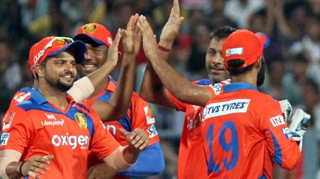 IPL 10 :  बुमराह ने सुपर ओवर में मुंबई इंडियंस को जिताया - IPL 10, Gujarat Lions, Mumbai Indians