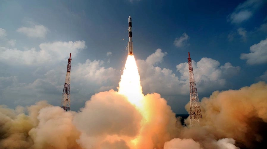 इसरो ने रचा इतिहास, अंतरिक्ष में छोड़ा 100 वां उपग्रह... - pslv c40 cartosat-2 isro satellite