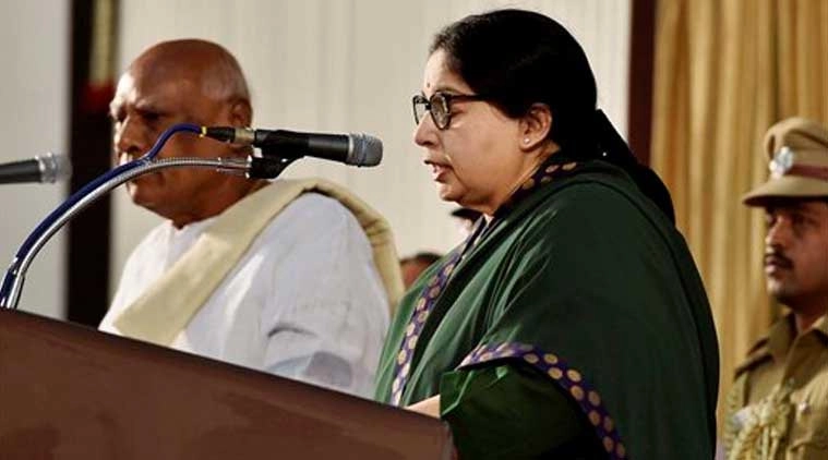 जयललिता ने एक ही तारीख को दूसरी बार ली मुख्यमंत्री पद की शपथ - Jayalalithaa oath