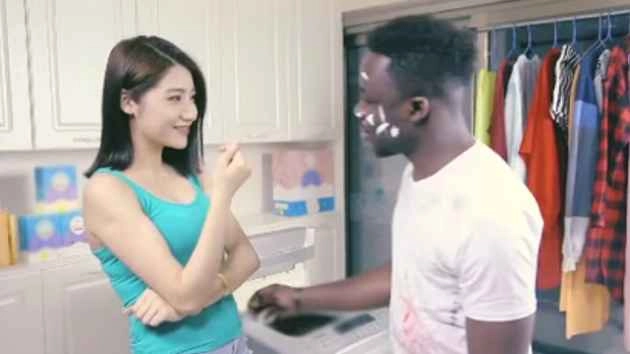 #WebViral चीन का नस्लवादी विज्ञापन वाइरल हुआ - CHINESE DETERGENT AD SPARKS RACISM STORM