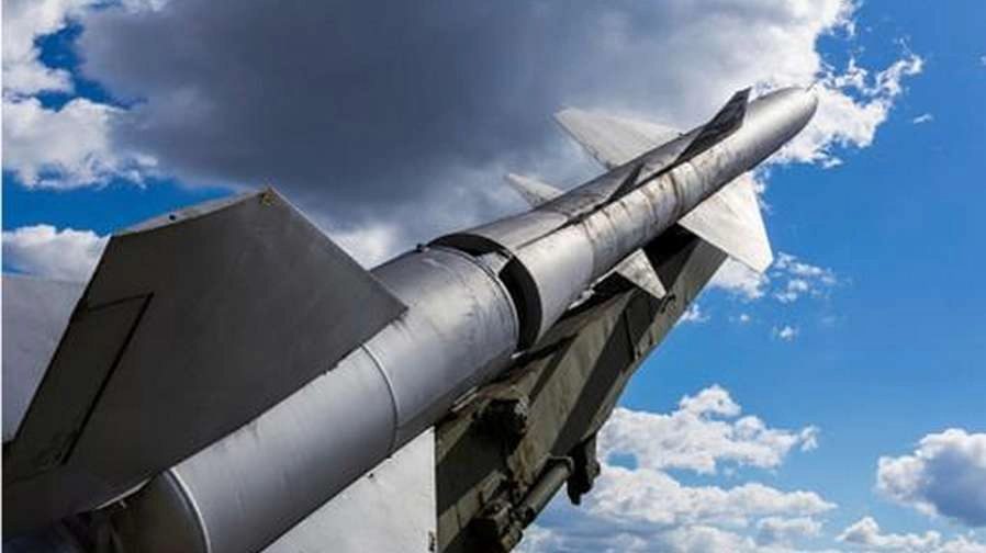 सऊदी अरब ने यमन की ओर से दागी मिसाइल नष्ट की - Saudi Air Force destroys ballistic missile launched from Yemen