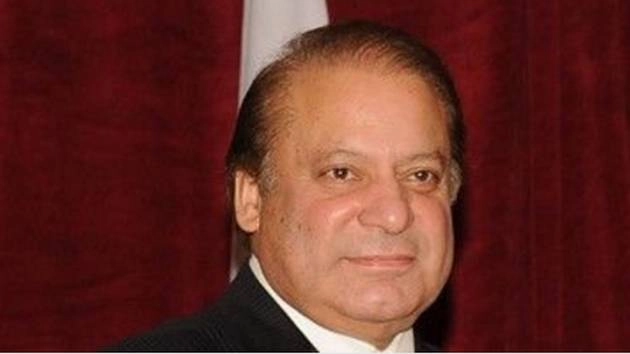 इमरान के बड़बोले मंत्री का बयान, जेल में बंद नवाज शरीफ को मुकेश के गीतों का संग्रह मुहैया कराए - Nawaz Sharif Collection of Mukesh Songs in Jail, Says Pak Minister