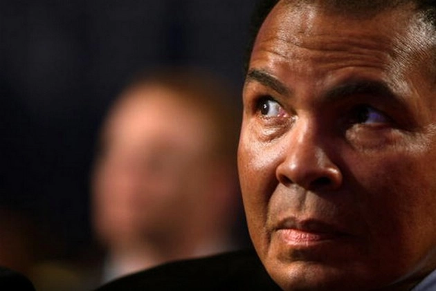 अमेरिका में मोहम्मद अली के बेटे को एयरपोर्ट पर रोका, पूछा- क्या तुम मुसलमान हो... - Legendary boxer Muhammad Ali's son detained at Florida airport