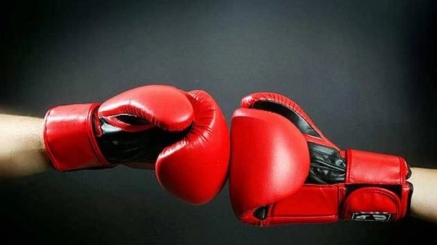 शिवा की विजयी शुरुआत, लवलीना और दीपक क्वार्टर फाइनल में - Shiva Thapa Asian boxing championship