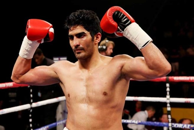 विजेंदर-जुल्फिकार मैमेतअली की टक्कर 5 अगस्त को - Boxer Vijender Singh, boxer Zulfiqar Maiteleli