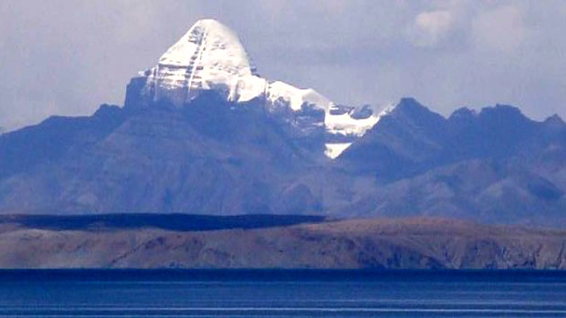 हिन्दुओं का यह तीर्थ स्थल क्यों है धरती का केंद्र? | mistry of kailash mountain