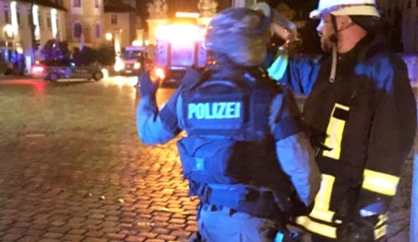 जर्मन बार में अपने ही बम के विस्फोट से सीरियाई शरणार्थी की मौत - German Bar blast by Syrian refugees