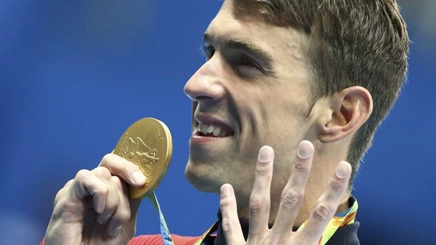 रिकॉर्ड 23वें स्वर्ण के साथ माइकल फेल्प्स ने ली विदाई - Other sports news, Michael Phelps, American star swimmer