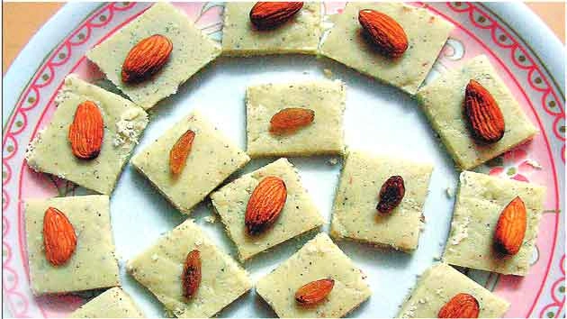 नवरात्रि एवं व्रत (उपवास) के व्यंजन : मूंगफली की ‍पौष्टिक बर्फी (देखें वीडियो) - Navratri Vrat Recipes