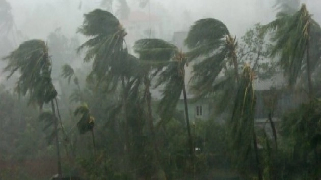 सावधान, ओडिशा पहुंचा चक्रवाती तूफान 'डे', तेज हवाओं के साथ भारी बारिश