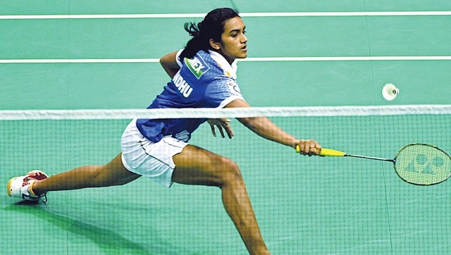 सायना को पस्त कर सिंधू सेमीफाइनल में - PV Sindhu defeats Saina