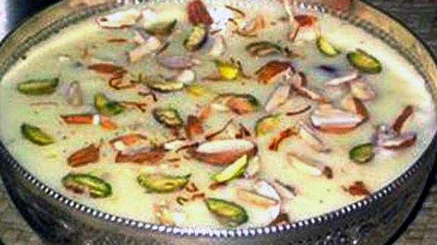 मावा (खोया) की शाही केसरिया खीर से होंगे पितृ प्रसन्न...(देखें वीडियो) - Indian Recipes in Hindi