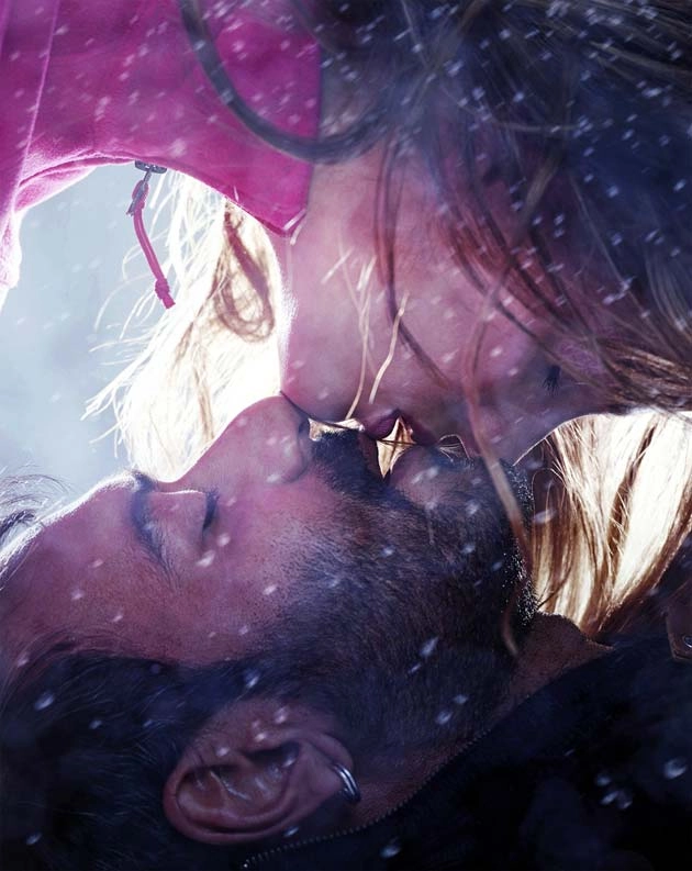 Darkhaast reveals the real intimacy between the lead pair of Shivaay | शिवाय... अजय और इरिका हुए रोमांटिक