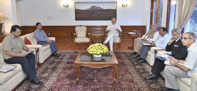मोदी की अध्यक्षता में हुई सिंधु जल समझौते की समीक्षा बैठक - Narendra Modi, Indus Waters Treaty review meeting, Uri attack