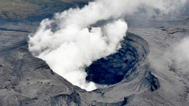 जापान के माउंट एसो ज्वालामुखी में विस्फोट