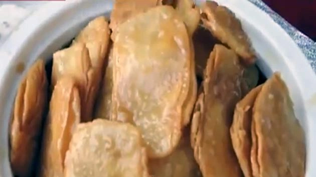 दीपावली विशेष व्यंजन : चिरोटे (देखें वीडियो) - Indian Sweet Dish - Chirote