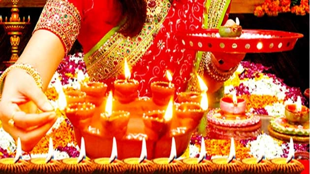 कविता : दि‍वाली है खुशी मनाएं - Hindi Poem On Diwali