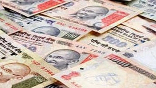 कमीशन लेकर पुराने नोट बदलने वाले गिरोह का भंडाफोड़ - Notbandi, Indore police, Indian currency ban