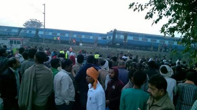 आंध्रप्रदेश में बड़ा रेल हादसा, 9 डिब्बे पटरी से उतरे, 34 की मौत