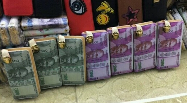 #WebViral चीन की भारतीयों को लुभाने की कोशिश, नए नोट जैसे बनाए पर्स - china makes currency purse new notes