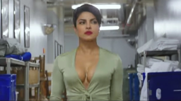 देखिए, प्रियंका चोपड़ा की हॉलीवुड मूवी 'बेवाच' का ट्रेलर हिंदी में - Priyanka Chopra, Baywatch, Trailer in Hindi