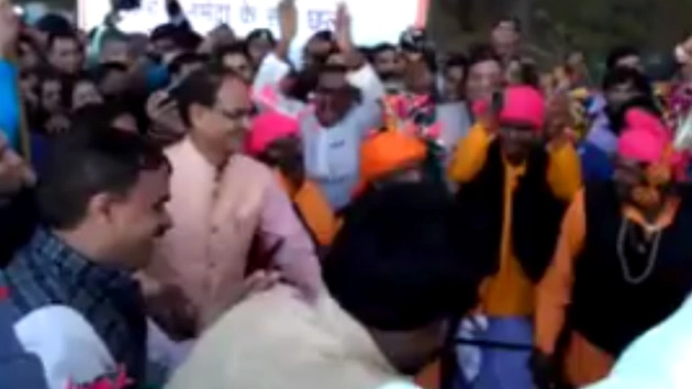 जब मुख्‍यमंत्री शिवराज ने लगाए ठुमके - Dance of Chief Minister Shivraj Singh