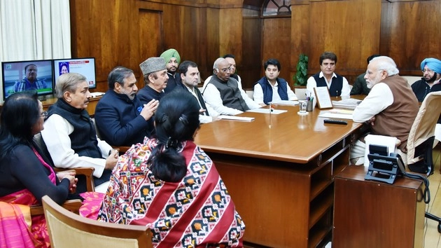 सर्वदलीय बैठक में राजनीतिक दलों के चंदे का मुद्दा उठा सकते हैं नरेंद्र मोदी - all party meeting