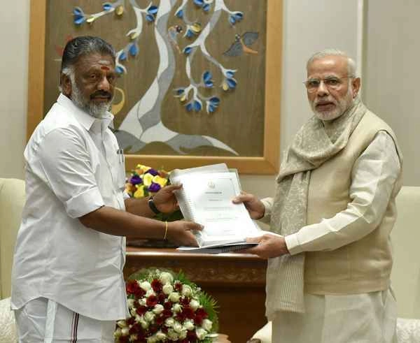 पन्नीरसेल्वम ने मांगी 'वरदा' से निपटने को मदद - Tamil Nadu, Panneerselvam, Narendra Modi