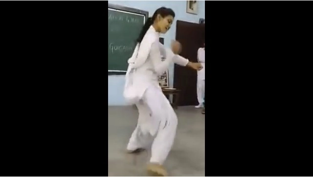 हरियाणवी स्कूल गर्ल ने लगाए जमकर ठुमके (वीडियो) - Hariyana school girl dances hard video viral