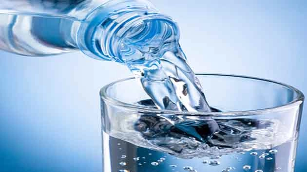 बड़ी खबर, एमआरपी से ज्यादा कीमत पर पानी बेच सकते हैं होटल और रेस्तरां - Supreme court on Packed water