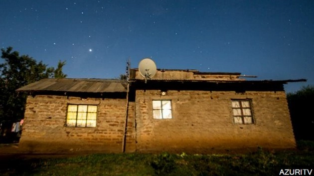 कीनिया के जिन इलाकों में तारें तक नहीं टीवी पहुंचा रहा बिजली - Electricity by Television