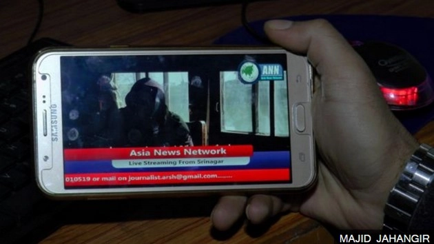 'कश्मीरियों के हाथ में एंड्रॉयड टीवी देकर पूरा किया मोदी का सपना' | android phones TV in kashmir