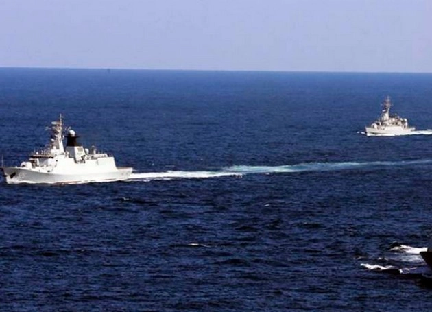 साउथ चाइना सी के पास पहुंचे अमेरिकी जहाज, चीन ने भेजा लड़ाकू विमान - South China Sea disputed island