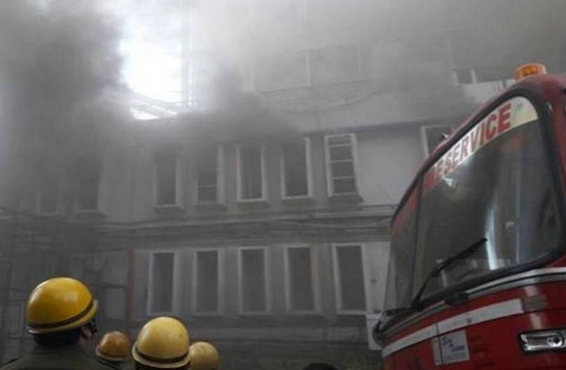 टाइम्स ऑफ इंडिया दफ्तर में आग, 24 घंटे में काबू पाया - Times of India, fire, newspaper office