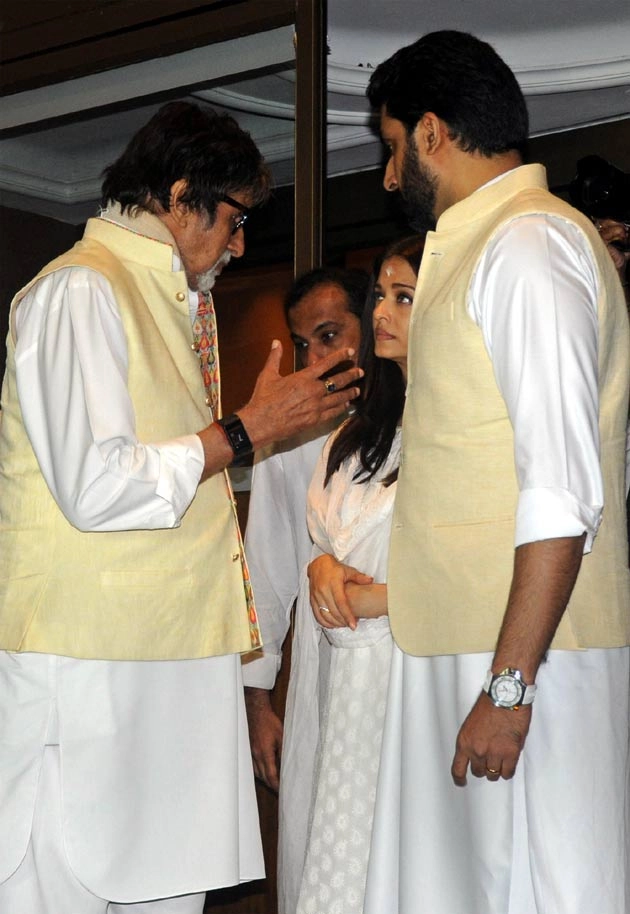 ऐश्वर्या राय बच्चन के पिता की याद में प्रार्थना सभा (फोटो) - Prayer meet of Aishwarya Rai Bachchan's father