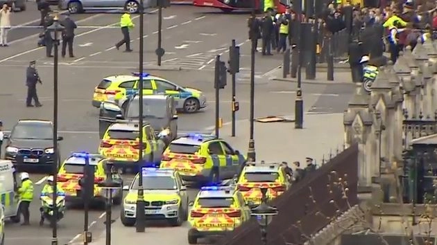 ब्रिटेन की संसद पर आतंकी हमला, कार सवार ने 12 लोगों को कुचला