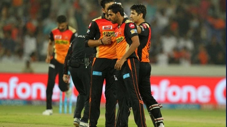 आईपीएल 10 :  सनराइजर्स हैदराबाद की 5 रन से सनसनीखेज जीत