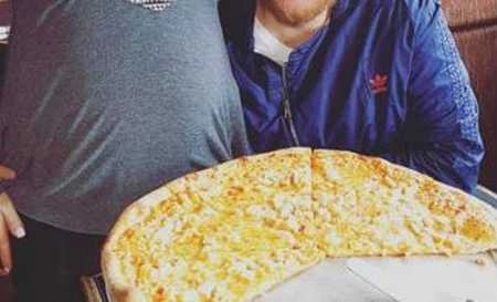 पिज्जा खाने से होता है लेबर पेन! - Buffalo Wing Pizza is the secret to inducing labor