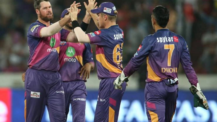 राइजिंग पुणे सुपर जायंट्स के खिलाड़ी का खुलासा, 'कप्तान स्मिथ नहीं, धोनी के कारण टीम खेली IPL 2017 का फाइनल'