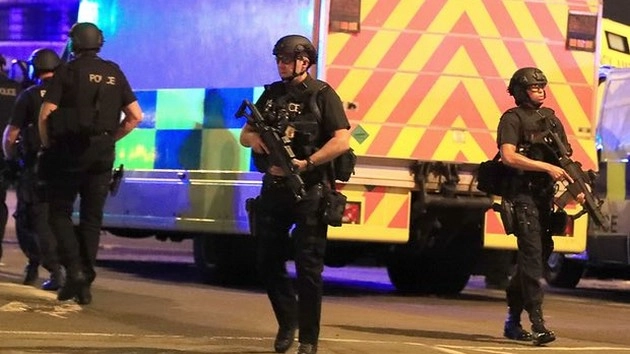 Britainના મૈનચેસ્ટરમાં મ્યુઝિક કંસર્ટ દરમિયાન બ્લાસ્ટ, 19ના મોત, IS પર શંકા