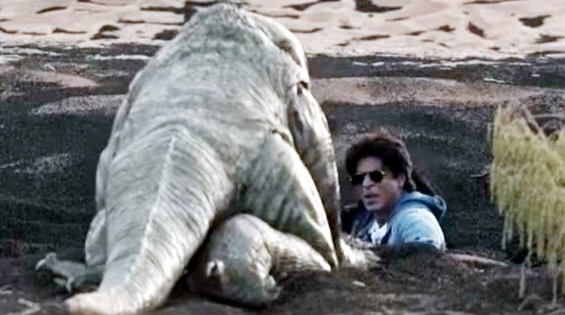 फिल्मों में 'डॉन' बनने वाले शाहरुख असल जिंदगी में डरे... एंकर पर ताना मुक्का (वीडियो) - Shah Rukh Khan, prank show
