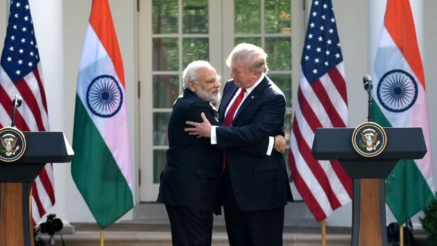नरेंद्रभाई बात नहीं बनी, ट्रंप से और गले मिलने की जरूरत : राहुल गांधी - Rahul Gandhi targets Modi - Trump friendship