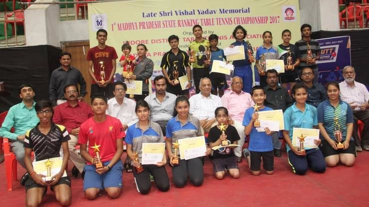 सुजय, हिमानी, साईल, खुशी, तन्मय, अंश राज्य टे.टे. विजेता - Indore, , State Ranking Table Tennis