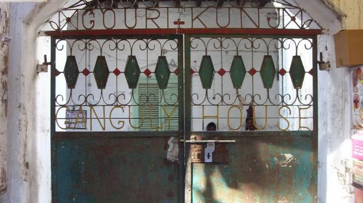 किशोर कुमार के पैतृक मकान को ध्वस्त होने से कलेक्टर ने बचाया - Kishore Kumar, Paternal Houses, Khandwa