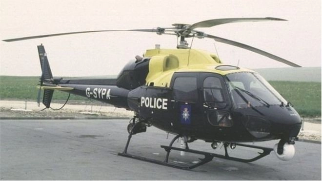 सेक्स कर रहे जोड़े की हेलिकॉप्टर से बनाई फ़िल्म - Britain police