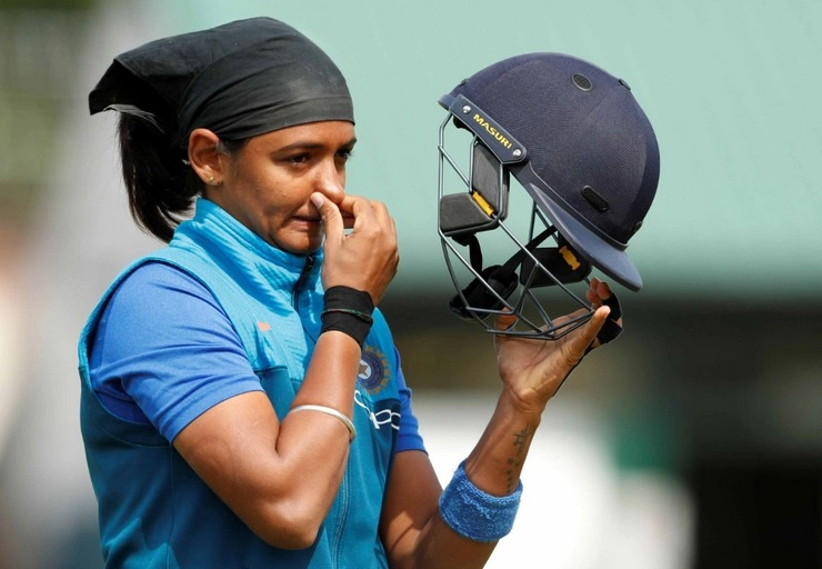 Tri-T20 Series : कप्तान हरमनप्रीत ने छक्के से दिलाई भारतीय महिला टीम को जीत