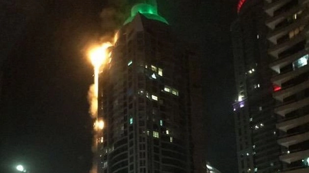 दुबई के 86 मंजिला टॉर्च टावर में लगी भीषण आग